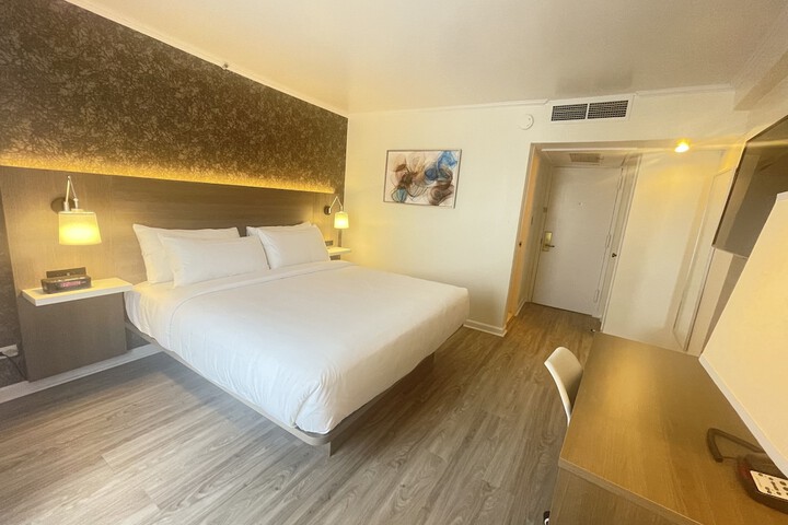 Room 19 of 43