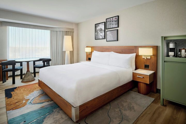 Ômage Hotel Montreal Laval, a Tribute Portfolio Hotel