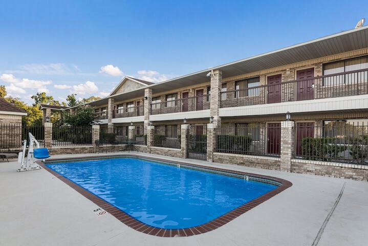 Red Roof Inn Conroe North - Willis