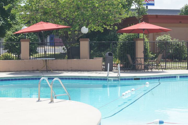 Pool 15 of 110