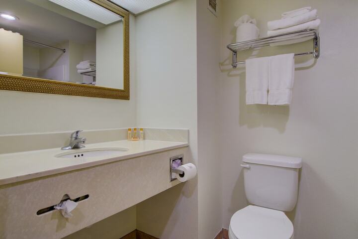 Room 44 of 116