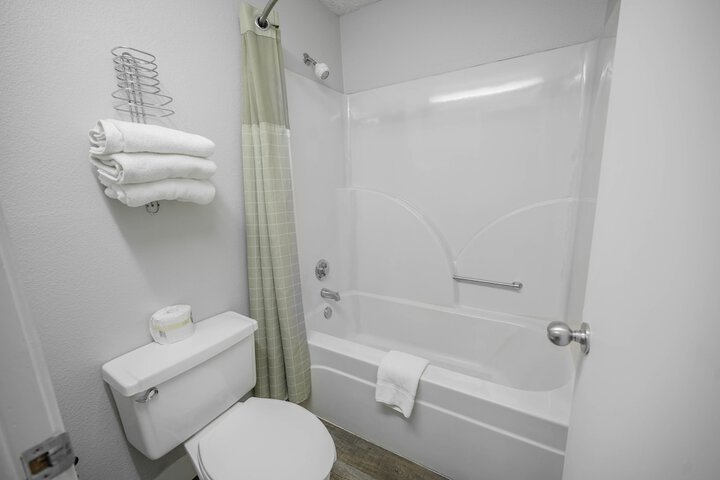 Room 13 of 26