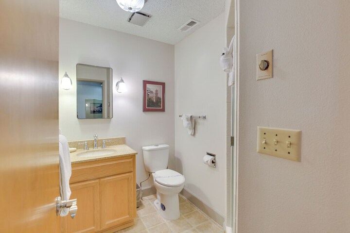 Lincoln City Oceanfront Condo Near Lincoln Beach!