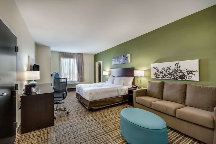 Room 32 of 63