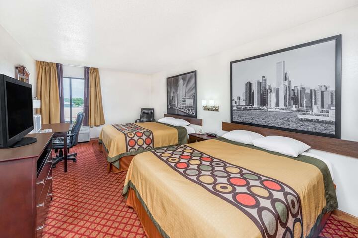 Room 4 of 16