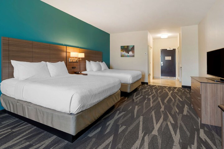 Room 30 of 39