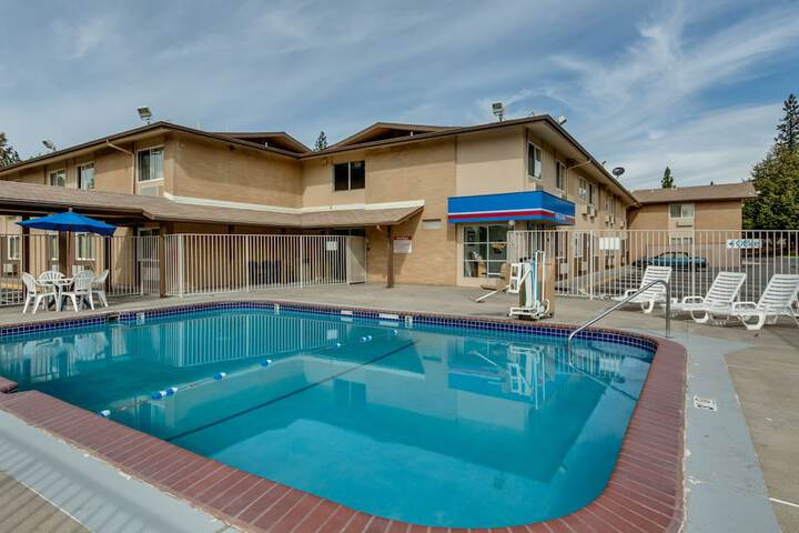 Pool 3 of 17