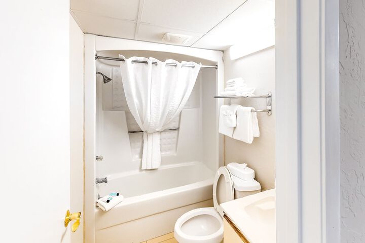 Room 54 of 106