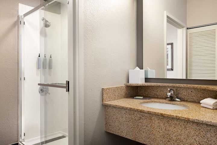 Courtyard by Marriott Charlotte / Matthews