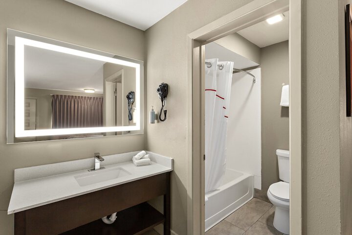 Room 16 of 36