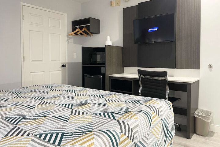 Room 12 of 23