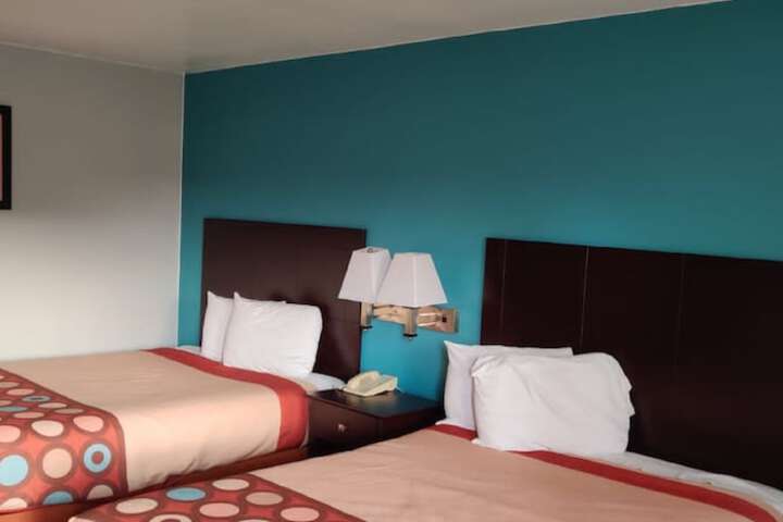 Room 23 of 34