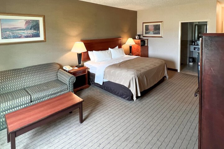Quality Inn & Suites Grants - I-40