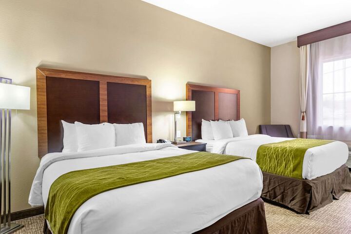 Comfort Inn & Suites Lakeside