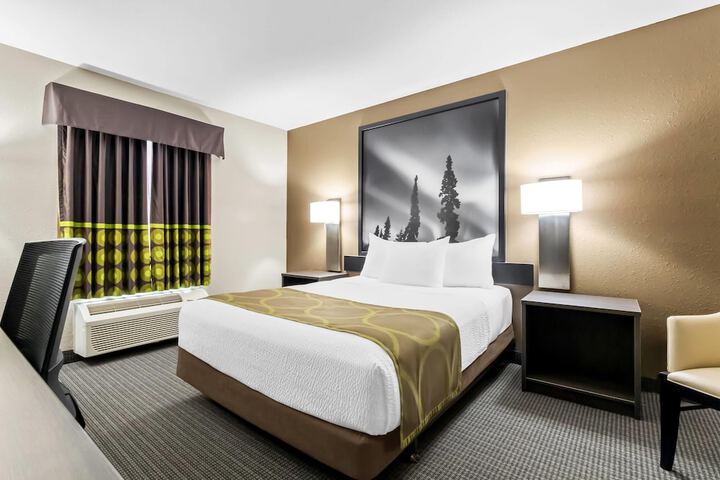 Super 8 by Wyndham Prince Albert