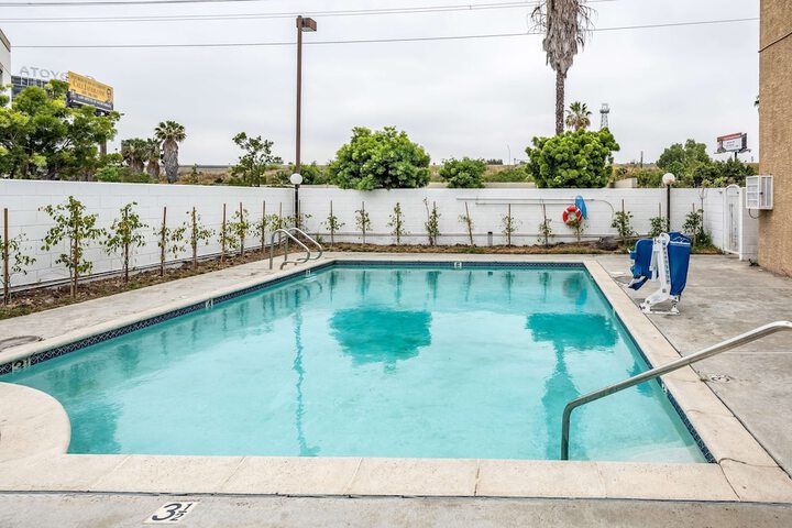 Pool 7 of 25