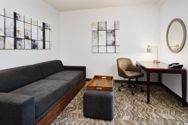 Room 27 of 37