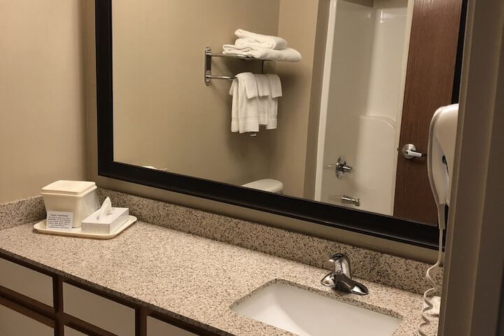 Room 11 of 18