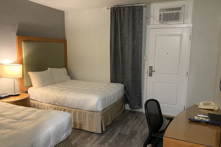 Room 16 of 36