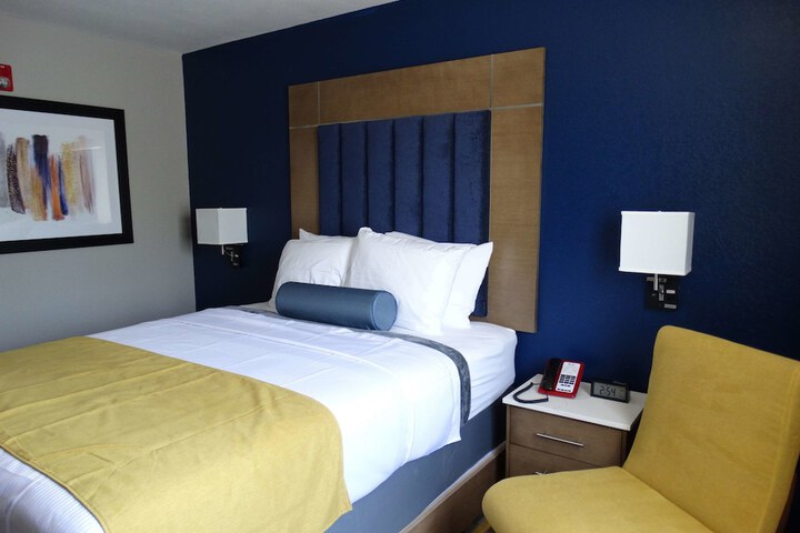Room 13 of 42