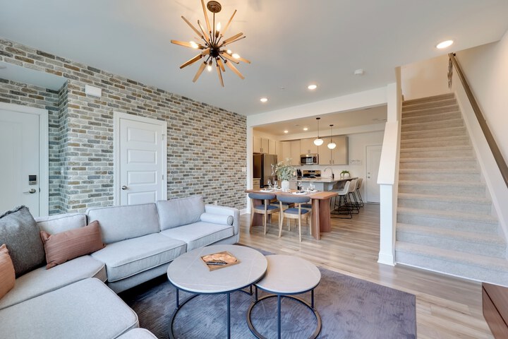 Modern Downtown Apt w / Balcony in Wake Forest!