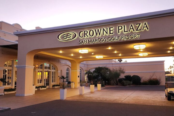 Crowne Plaza Phoenix - Chandler Golf Resort by IHG
