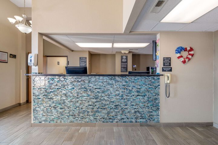 Super 8 by Wyndham O Neill NE