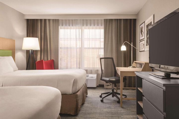 Country Inn & Suites by Radisson Dubuque, IA