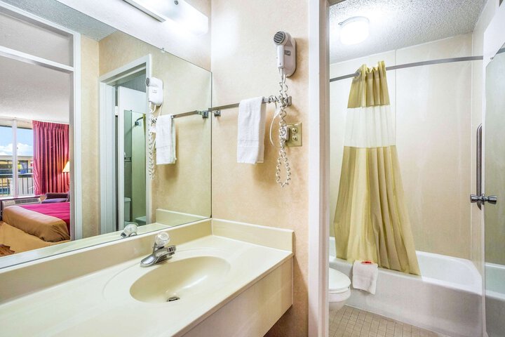 Econo Lodge Cave City