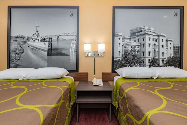 Room 13 of 27