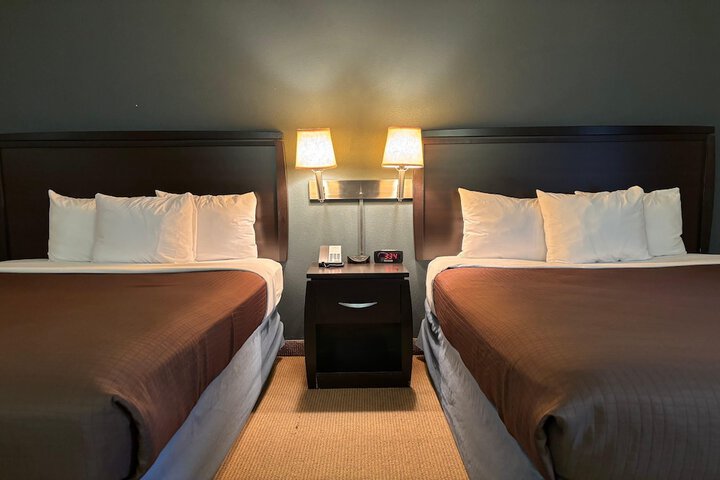 AmericInn by Wyndham Monmouth