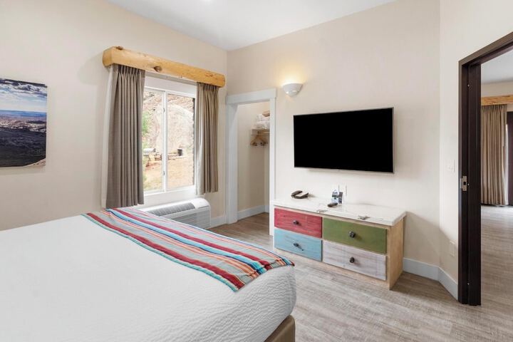 Bluff Dwellings Resort