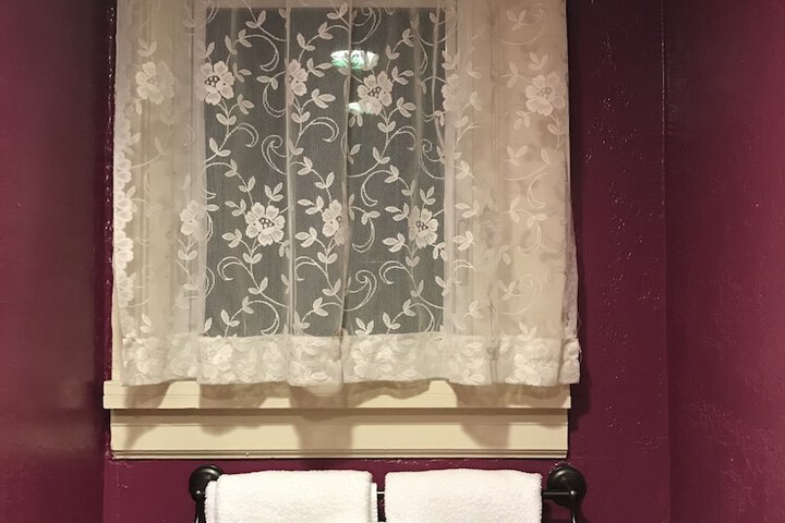 Room 42 of 65