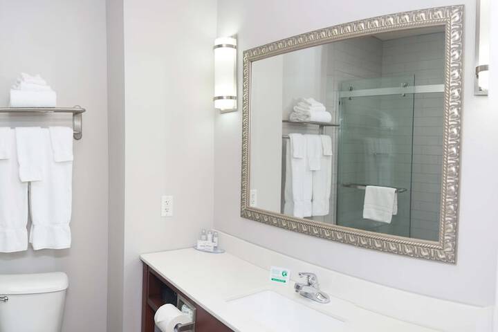 Room 6 of 26
