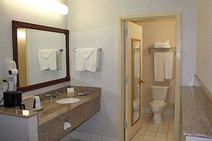 Room 20 of 34