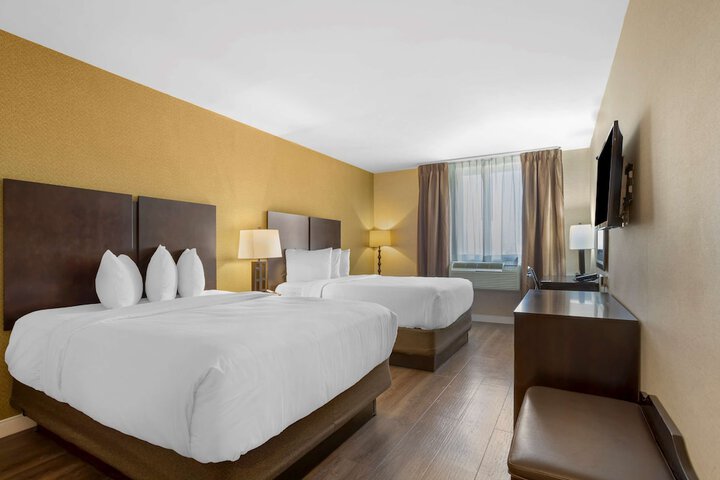 Best Western Plus Plaza Hotel