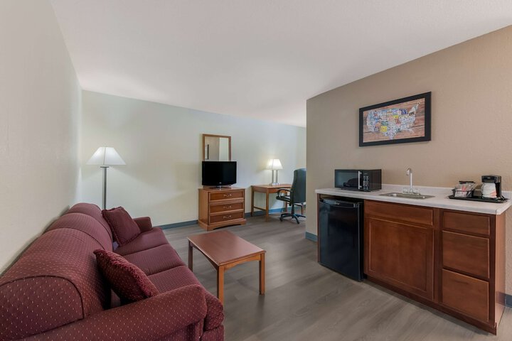 Room 19 of 38