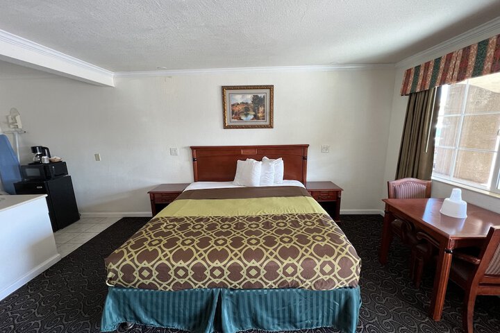 Room 17 of 22