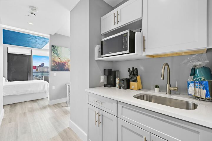 Global Luxury Suites at the Arches