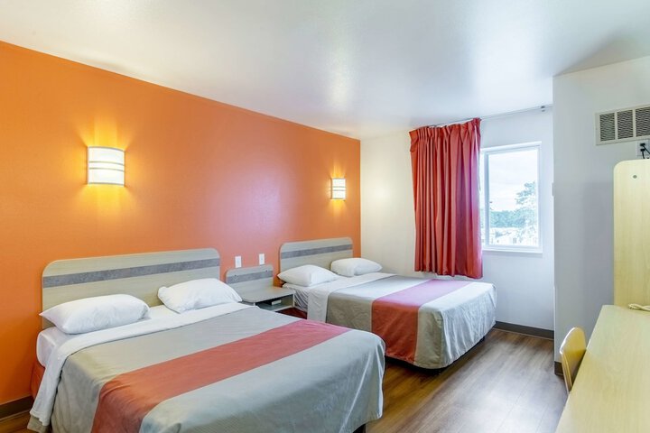 Room 20 of 34
