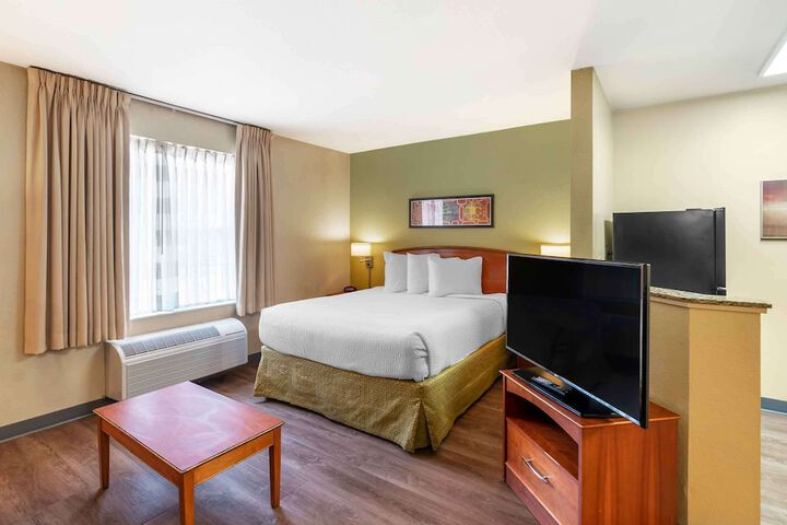Room 20 of 33
