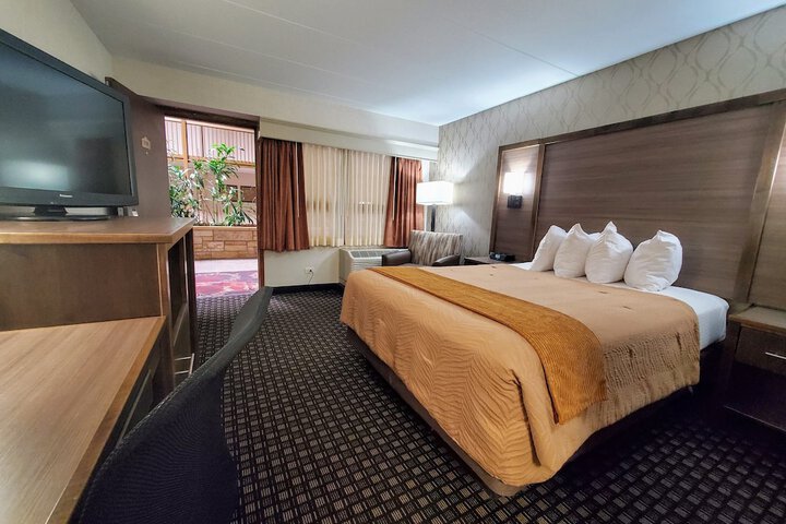 Room 34 of 47