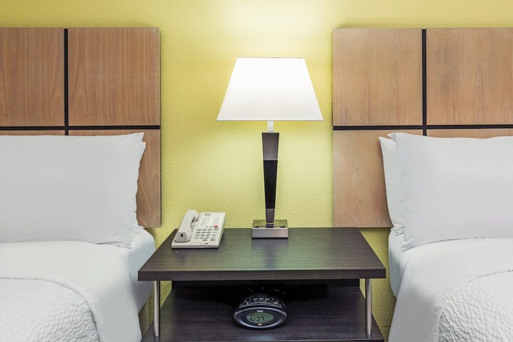 Room 19 of 32