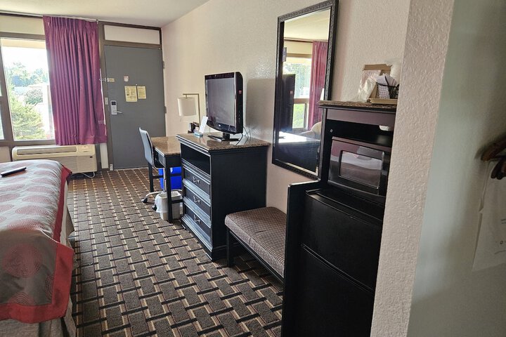 Ramada Hotel & Conference Center by Wyndham Edgewood