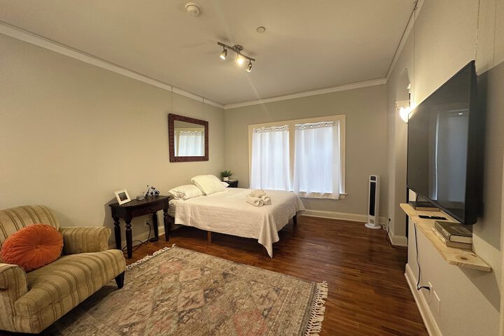 Room 53 of 100