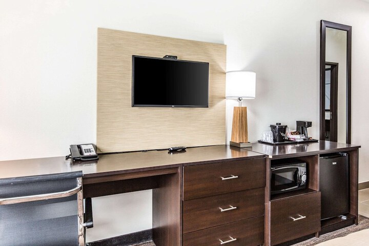 Room 18 of 30