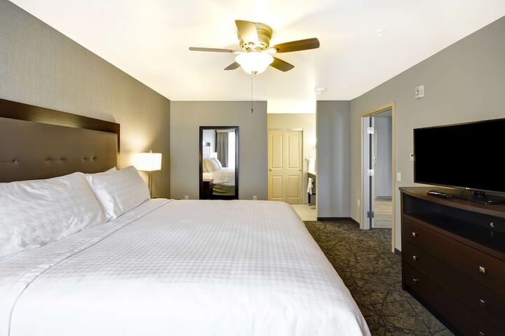 Room 32 of 51