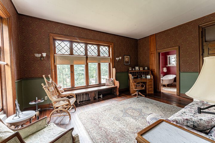 Room 46 of 145