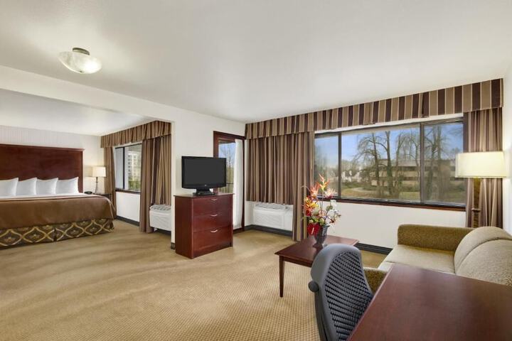 Room 6 of 19