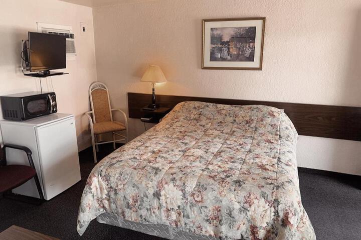 Evergreen Motel